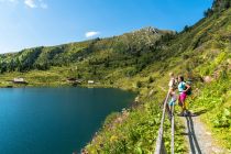 Der Falkertsee in Reichenau in Kärnten. • © Tourismusregion Nockberge GmbH, Franz Gerdl